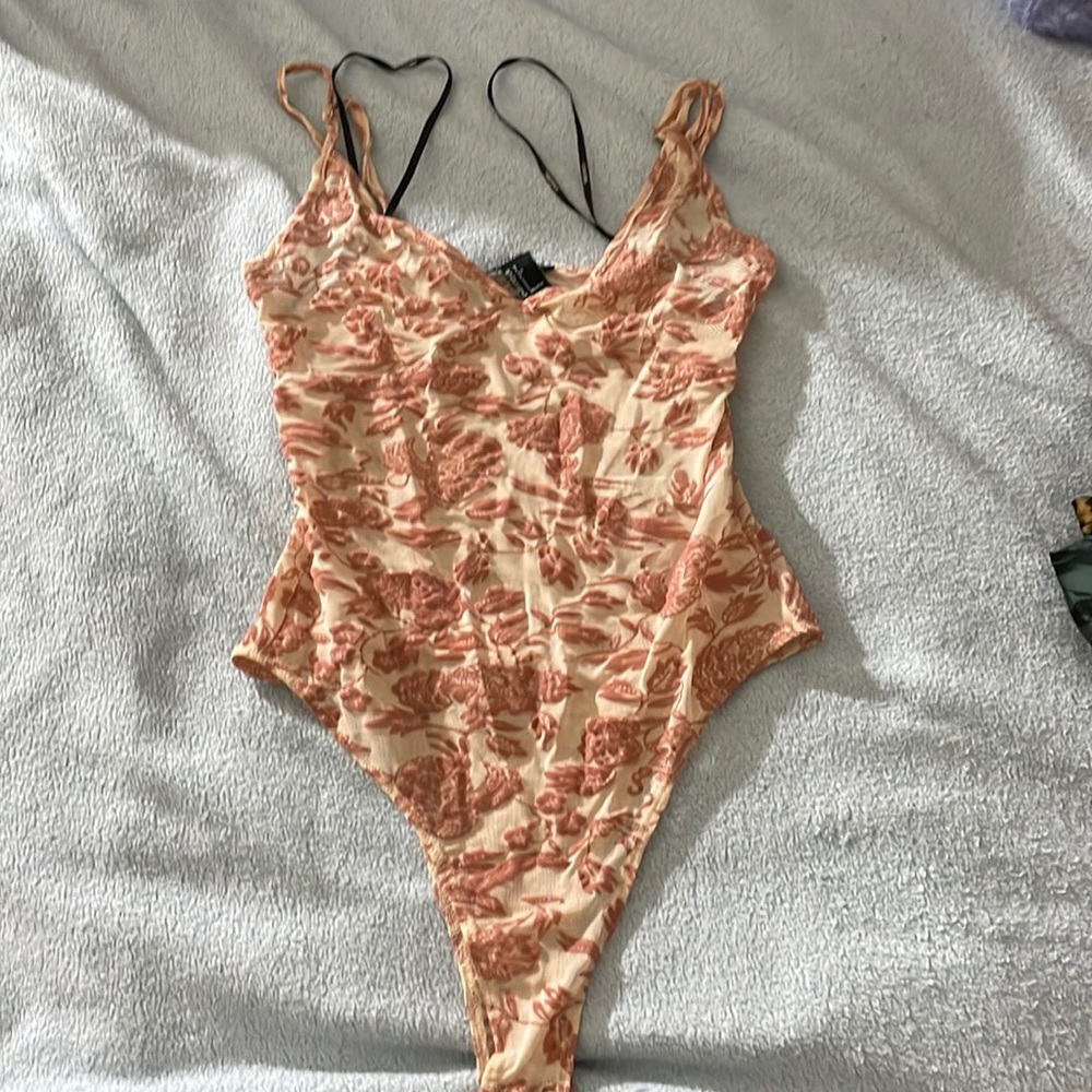 Mesh embroidered bodysuit. Size S